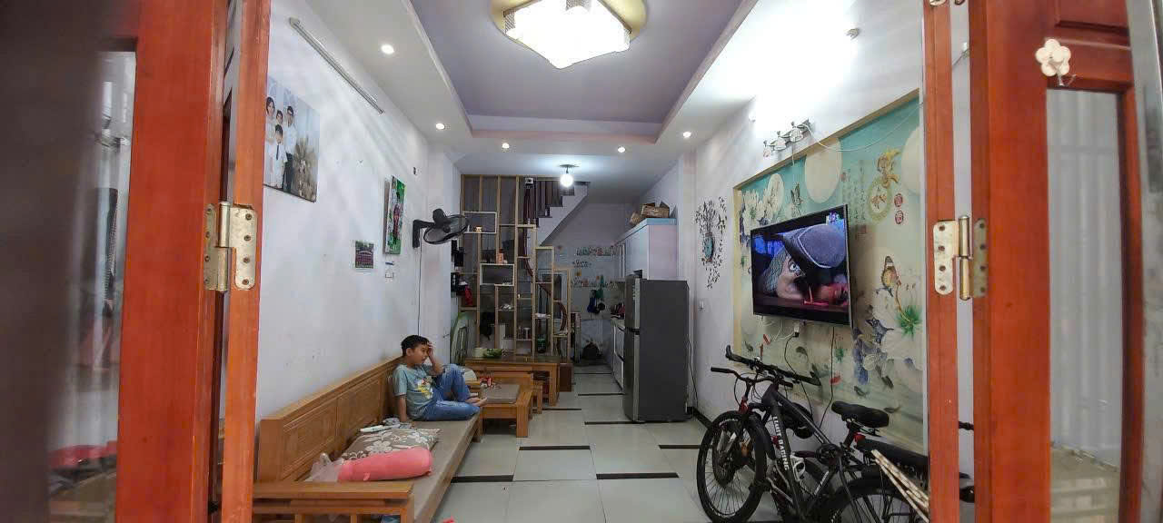Cho thuê nhà nguyên căn ngõ 112 Nam Dư, 30m² x 4 tầng 2 phòng ngủ, 2 nhà vệ sinh, 8tr/th