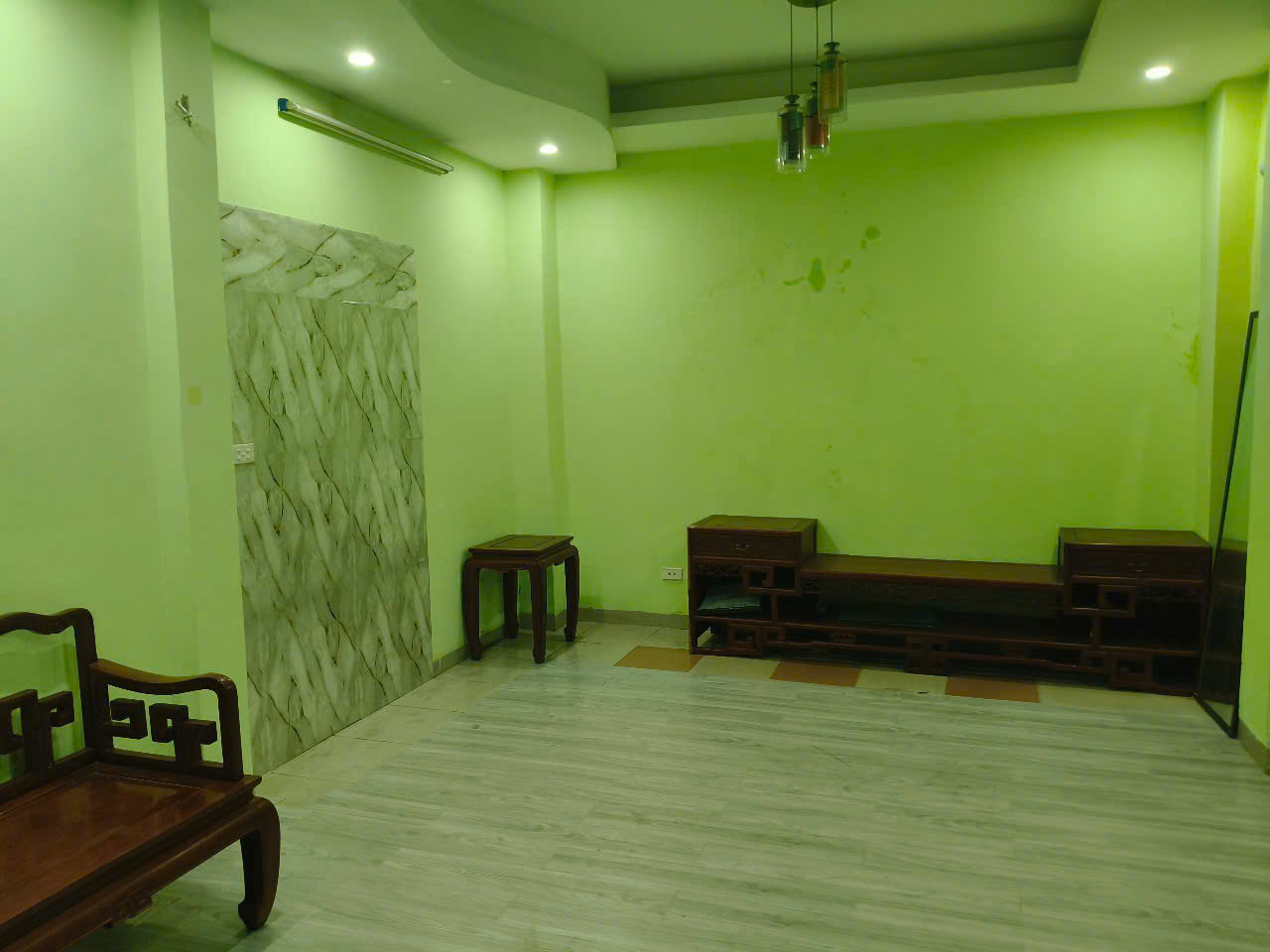 Cho thuê nhà nguyên căn ngõ 139 Nguyễn Ngọc Vũ 40m2 x 5 tầng, 3 ngủ