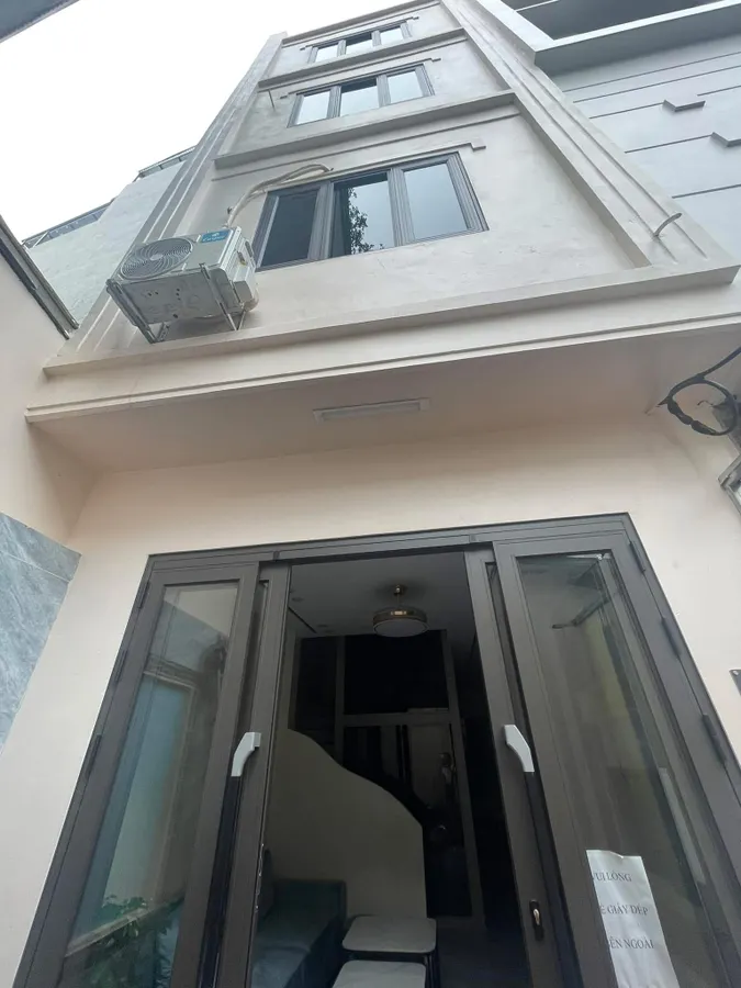 NHÀ MƠI ĐỦ NỘI THẤT Phố Ngọc Thụy 45 m2 X 4 Tầng 8.9 tỷ Long Biên Hà Nội.