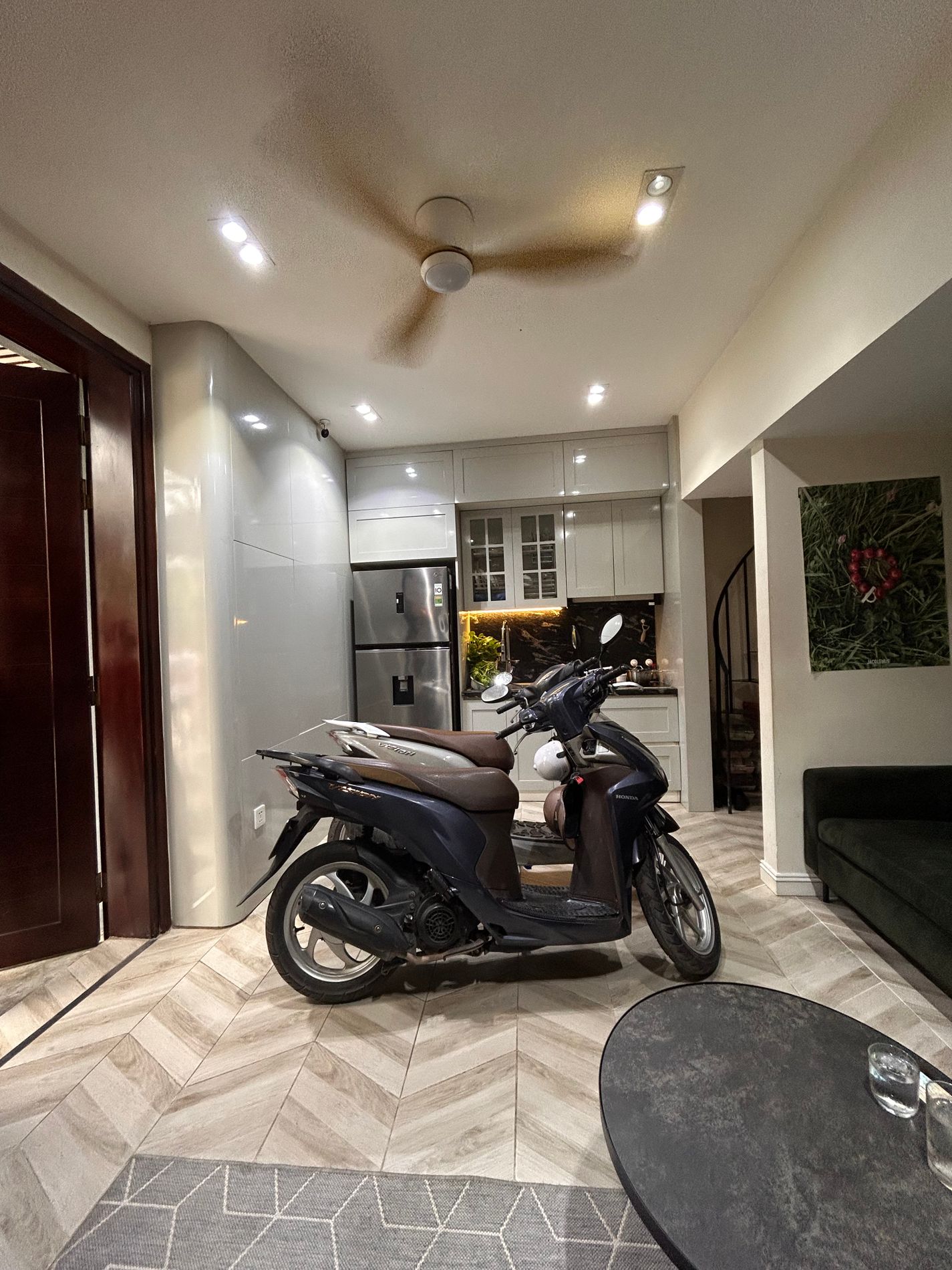 Bán nhà mặt đường Ngô Gia Tự, Long Biên – 32m², 2 tầng, full nội thất, giá chỉ 3 tỷ
