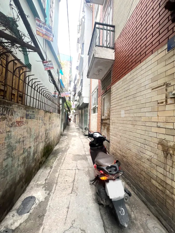 [751] Cơ hội cho nhà đầu tư CCMN, Siêu Phẩm Đất Hoàng Mai, 130m², Mặt Tiền 8.2m, Cách Mặt phố 30m