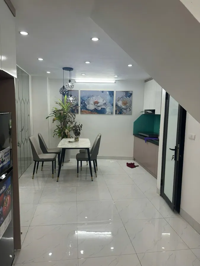 Bán Nhà Hoàng Hoa Thám 44m2. 3 tầng. mặt tiền 4. giá 7.95 tỷ Ba Đình Hà Nội