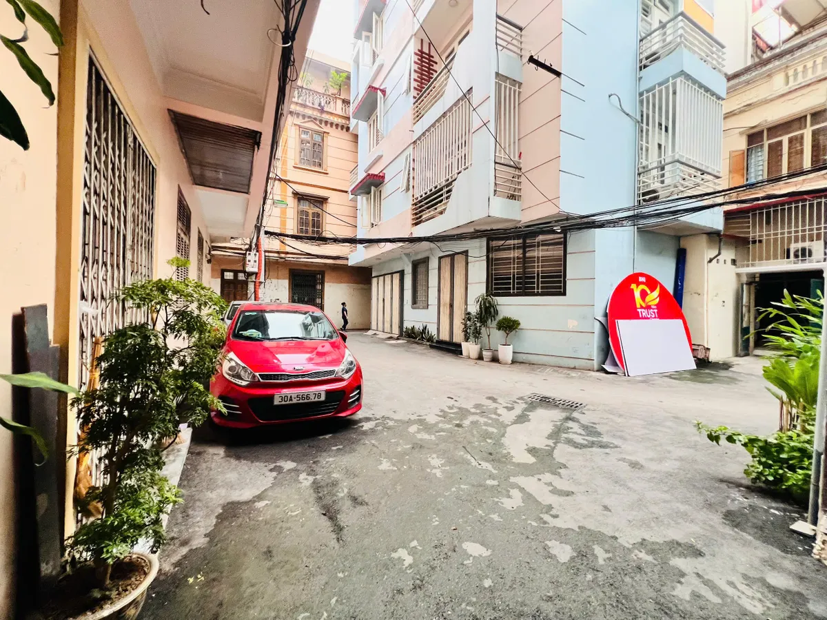 SIÊU PHẨM VIP ĐỐNG ĐA - SÁT HỒ ĐI BỘ - KHU PHÂN LÔ - NHÀ 2 MẶT NGÕ - Ô TÔ ĐỖ CỬA -KHU VỰC HIẾM NHÀ BÁN - CHỦ TẶNG LẠI FULL NỘI THẤT