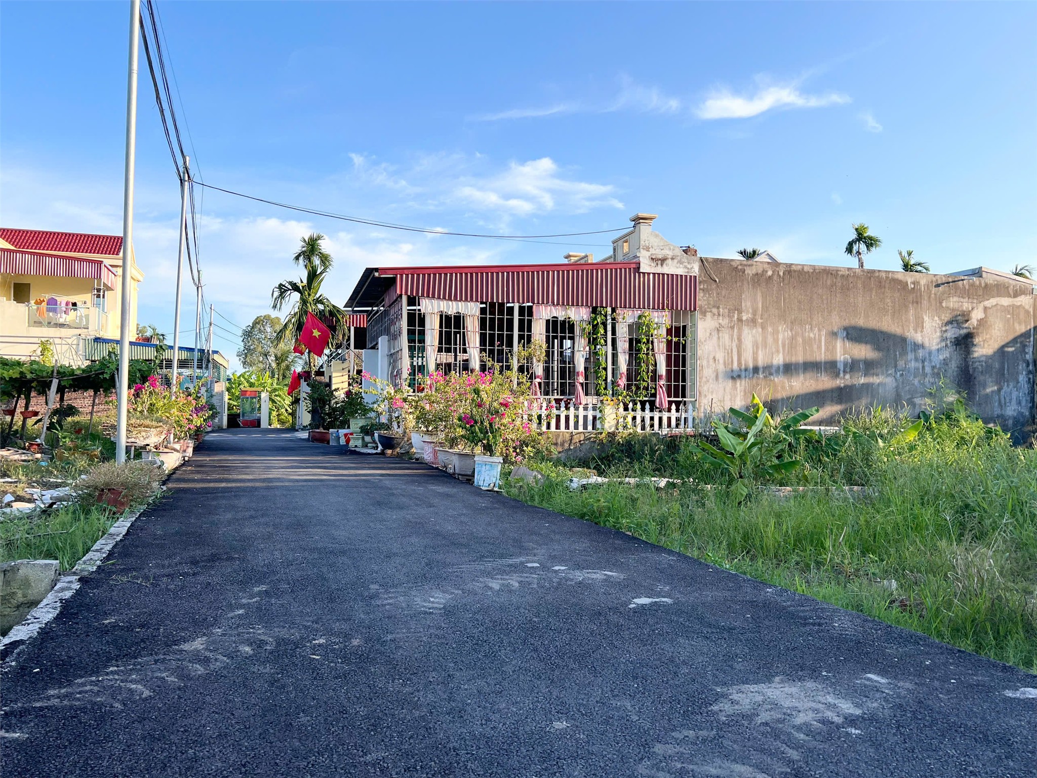 Đất tuyến 2 đường 402 Tư Thủy – Hòa Nghĩa, Dương Kinh – giá loanh quanh 2,x tỷ, hiếm trên thị trường! ZALO 0567 222 555