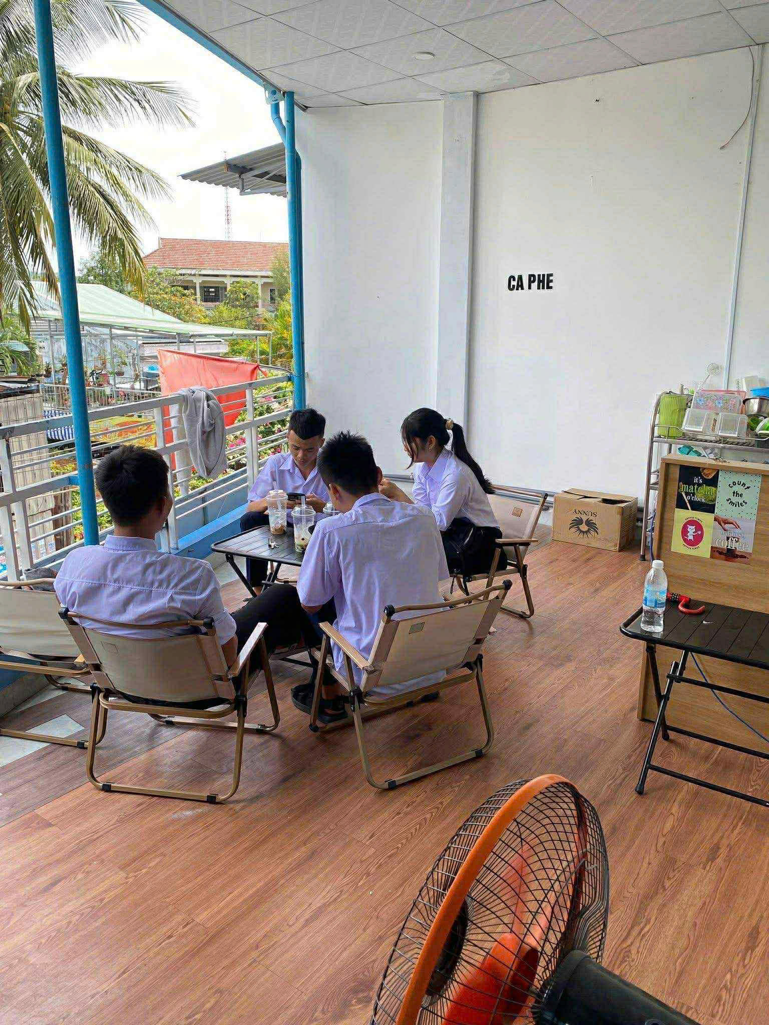 Sang quán trà sữa ( đã set up sạch sẽ gọn gàng chỉ cần vào bán thôi ạ )