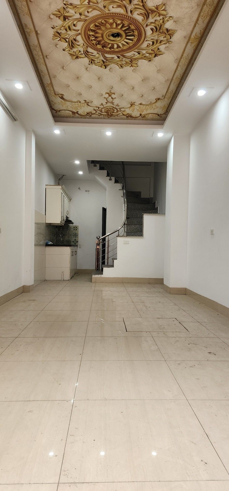 THẠCH BÀN – NHÀ ĐẸP 5 TẦNG – GẦN AEON LONG BIÊN – Ở NGAY –