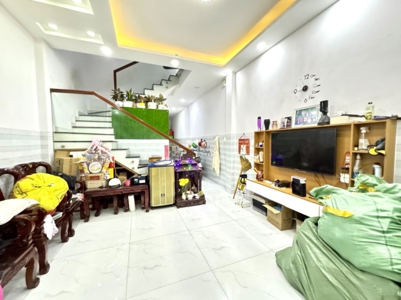 Bán nhà đường Số 11, Linh Xuân, TP HCM. DT 75m2, 2 tầng, 3PN, SH. Giá 5.5 tỷ.