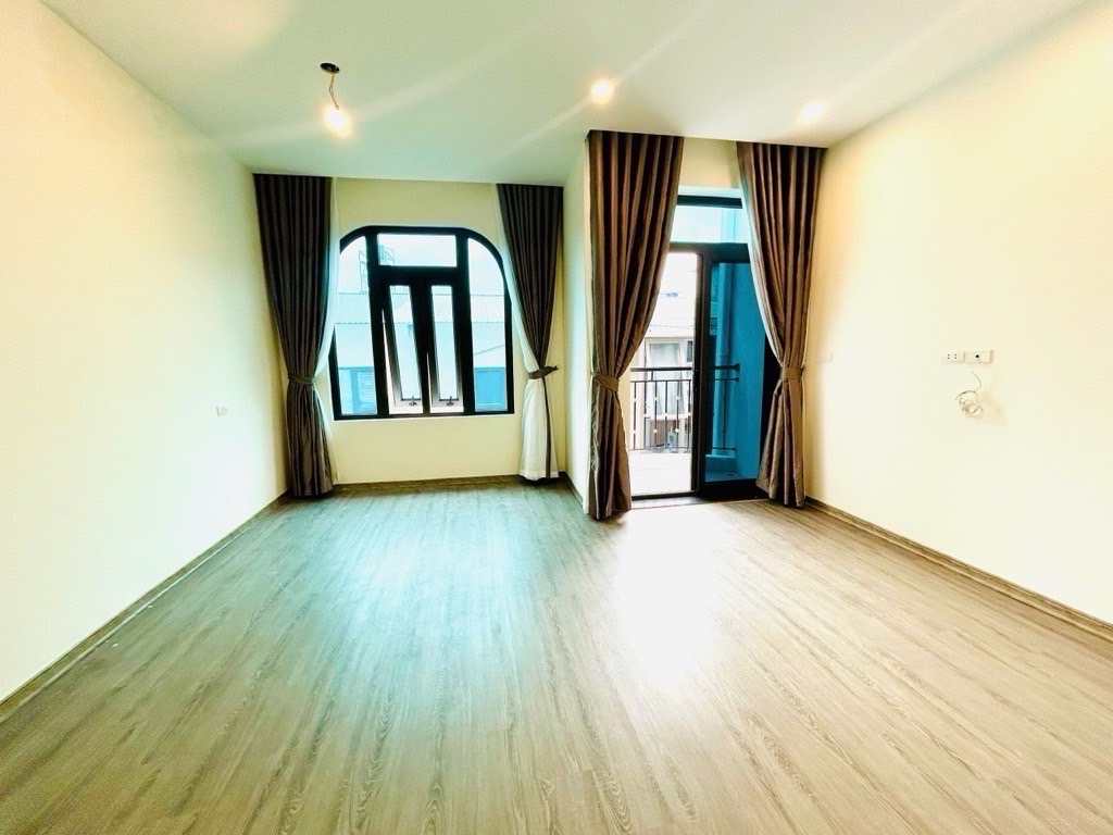 BÁN NHÀ ĐỨC GIANG LONG BIÊN, NGÕ NÔNG - Ô TÔ ĐỖ CỔNG - NHÀ MỚI KÍNH KOONG-45M NHỈNH 7 TỶ( TL)