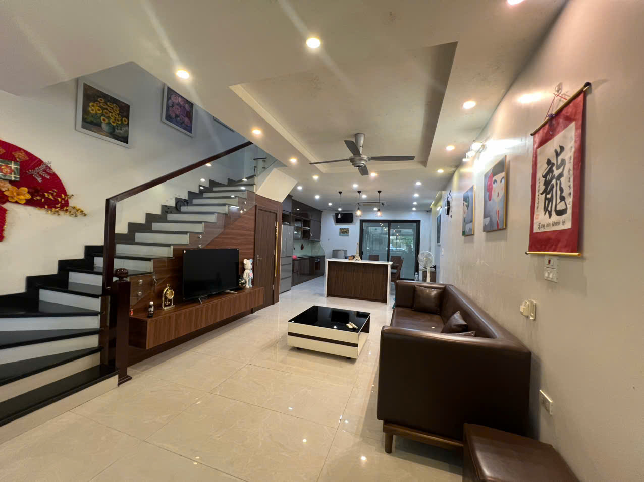 ÔNG ANH BẠN EM .CHÍNH CHỦ DO CHUYỀN NHÀ VÀO SÀI GÒN SỐNG NÊN RẤT CẦN BÁN CĂN LK. ĐÔ THỊ TÂN TÂY ĐÔ.ĐAN PHƯỢNG. HÀ NỘI.