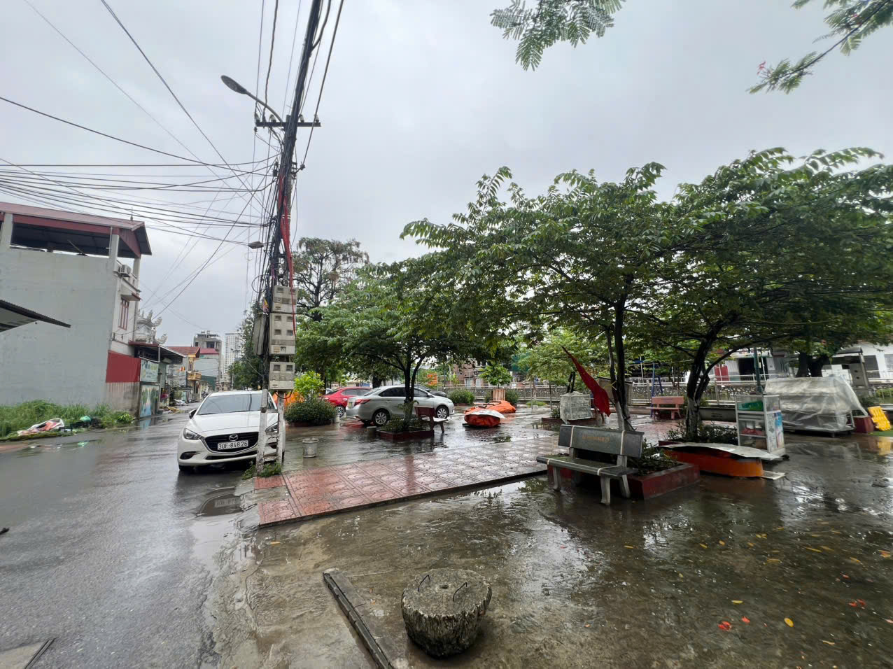 CC EM CẦN BÁN LÔ ĐẤT THÔN NHUỆ . ĐỨC THƯỢNG .HOÀI ĐỨC. HÀ NỘI. 53.4M LÔ GÓC CÁCH KHU VUI TRƠI . HỒ ĐIỀU HÒA. CHỢ CHỈ