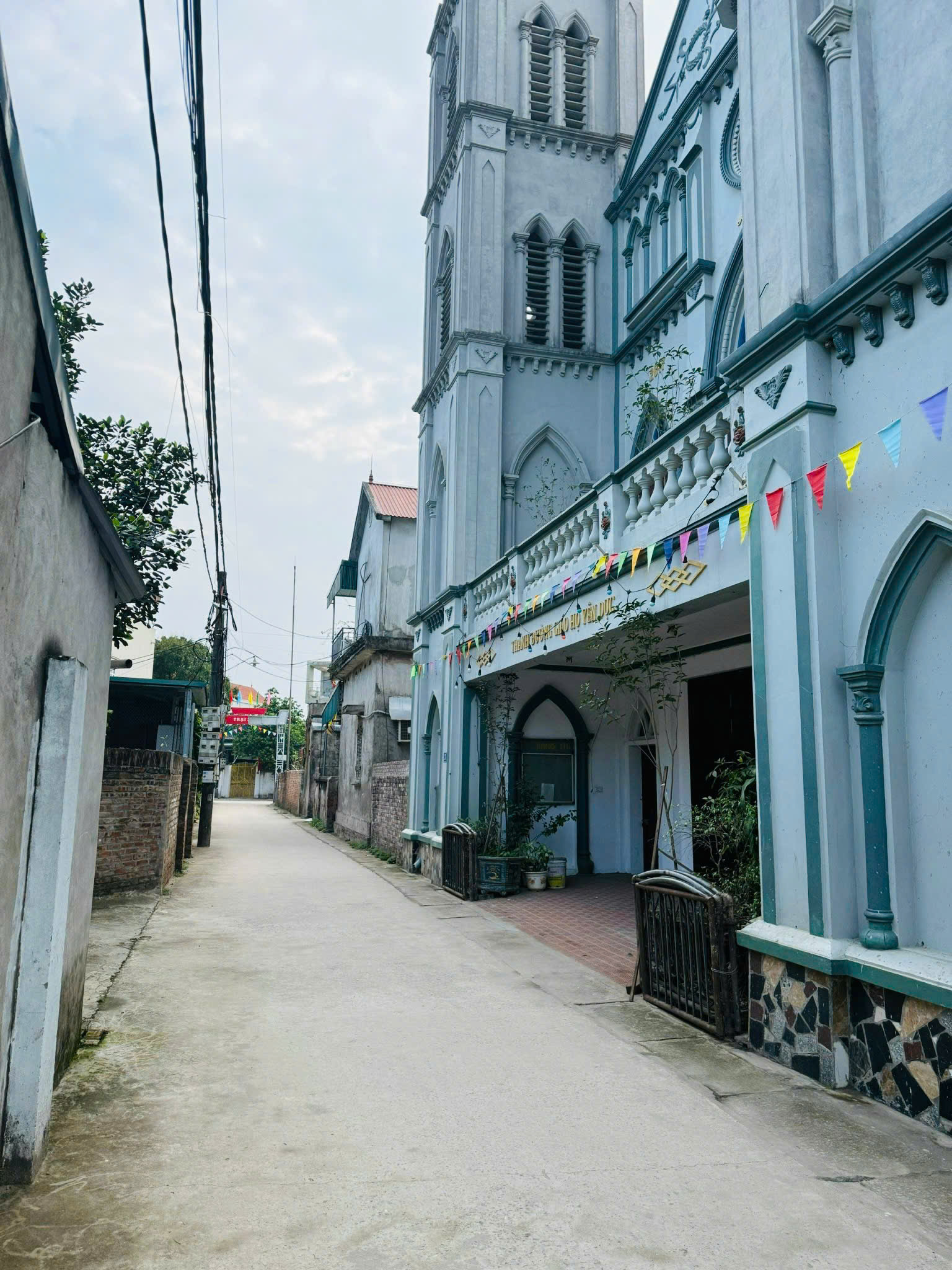 CC CẦN BÁN LÔ ĐÁT 55M HIỆP THẬN CÁCH ĐƯỜNG 32 CHỈ 50M . Ô TÔ VÀO ĐẤT .DÂN CƯ ĐÔNG ĐÚC . CÁCH CẦU PHÙNG .ĐAN PHƯỢNG.