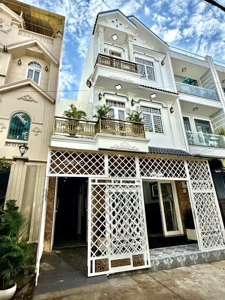 NHÀ HẺM XE HƠI NHÀ LÊ VĂN QUỚI, 81M2, 4 TẦNG, (6.2x13.2) GIÁ 7.2 TỶ.