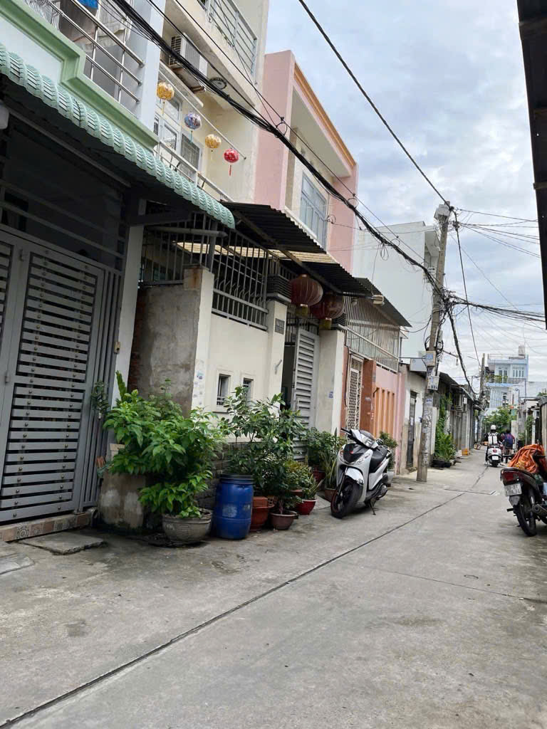 NHÀ HẺM XE HƠI, TÂN KỲ TÂN PHÚ, 3 TẦNG, 57m2 - CN ĐỦ - BTCT - GIÁ 5.7 TL.