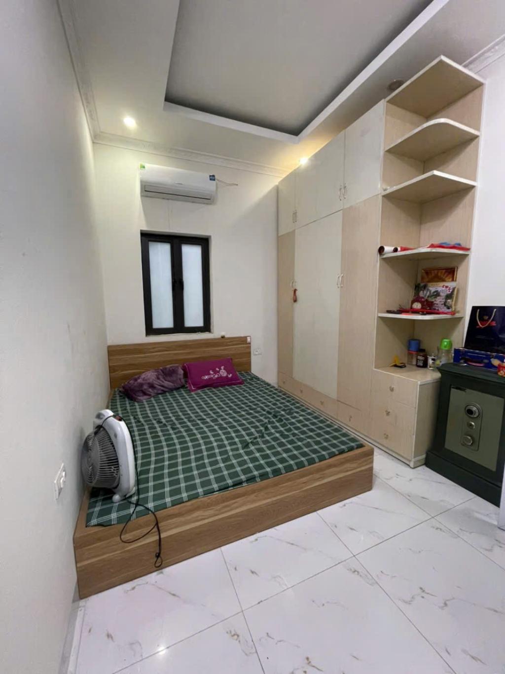 Bán nhà Tây Tựu, Bắc Từ Liêm, 2,35 tỷ, 96m2, 3PN khách bếp view đẹp, cho thuê 12tr/th