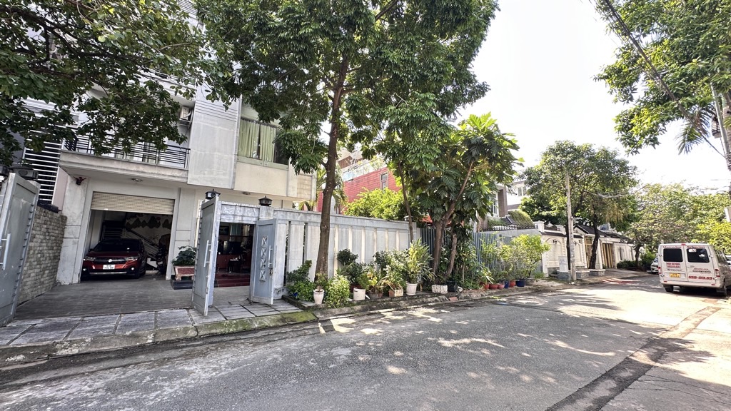 240m2 - 1