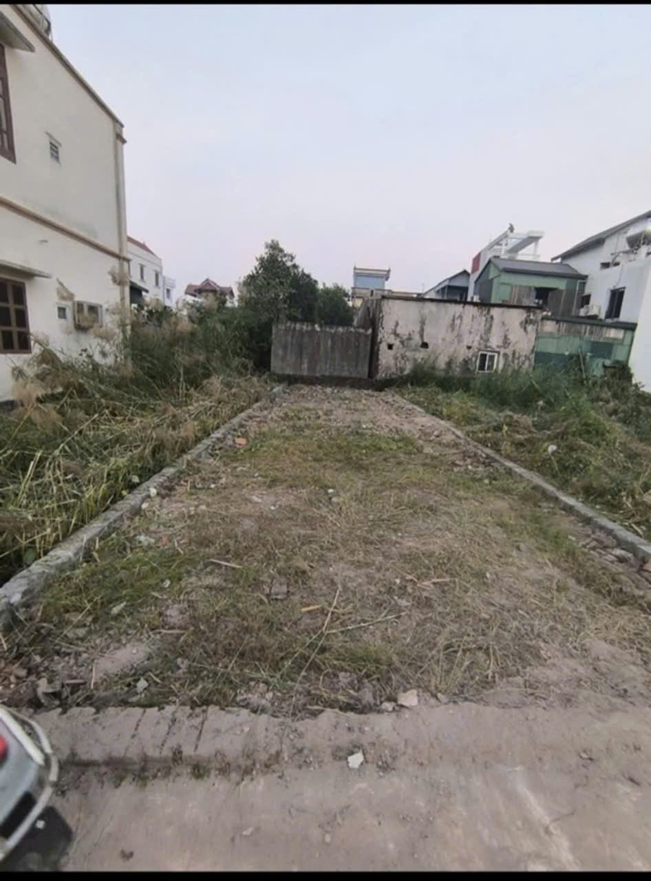 ĐẤT HIẾM CỔ ĐIỂN - THANH TRÌ - MẶT TIỀN RỘNG - Ô TÔ TRÁNH - DT 109M2 - GIÁ CHỈ 260 TRIỆU/M2