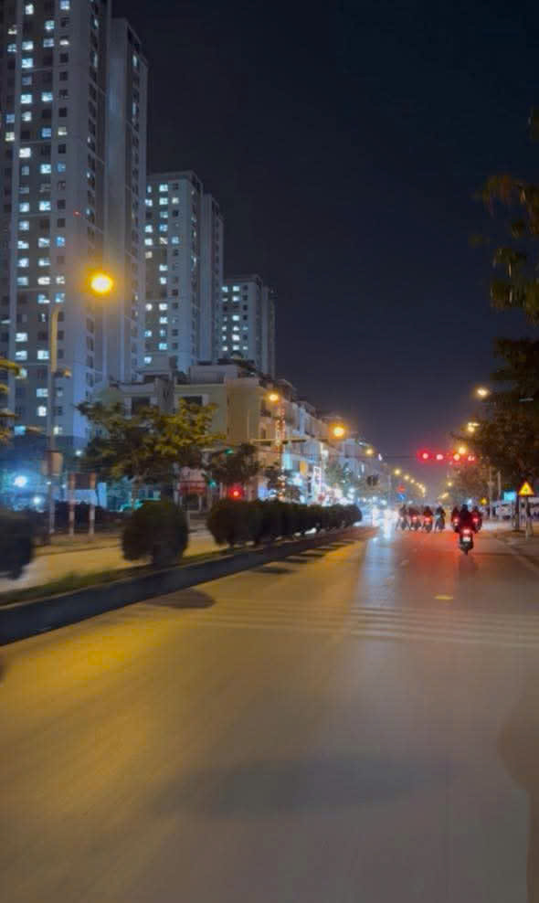 BÁN TÒA NHÀ 7 TẦNG - MẶT ĐƯỜNG NHỰA KHU ĐẤU GIÁ TỨ HIỆP - THANH TRÌ