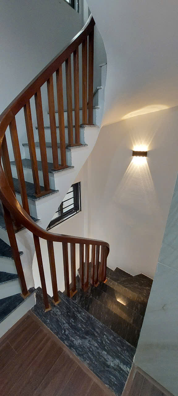 Cần Bán Gấp Căn Nhà Mới Xây Có Thang Máy Ở Vạn Phúc.Ô Tô Đỗ Gần.Gía 8.3Tỷ Có TL