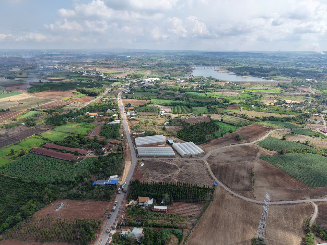 Góc 3 mặt tiền DT 997 – KDL Đất Rồng 6.700m², có 2.580m² thổ cư – giá đầu tư chỉ 3,9tr/m