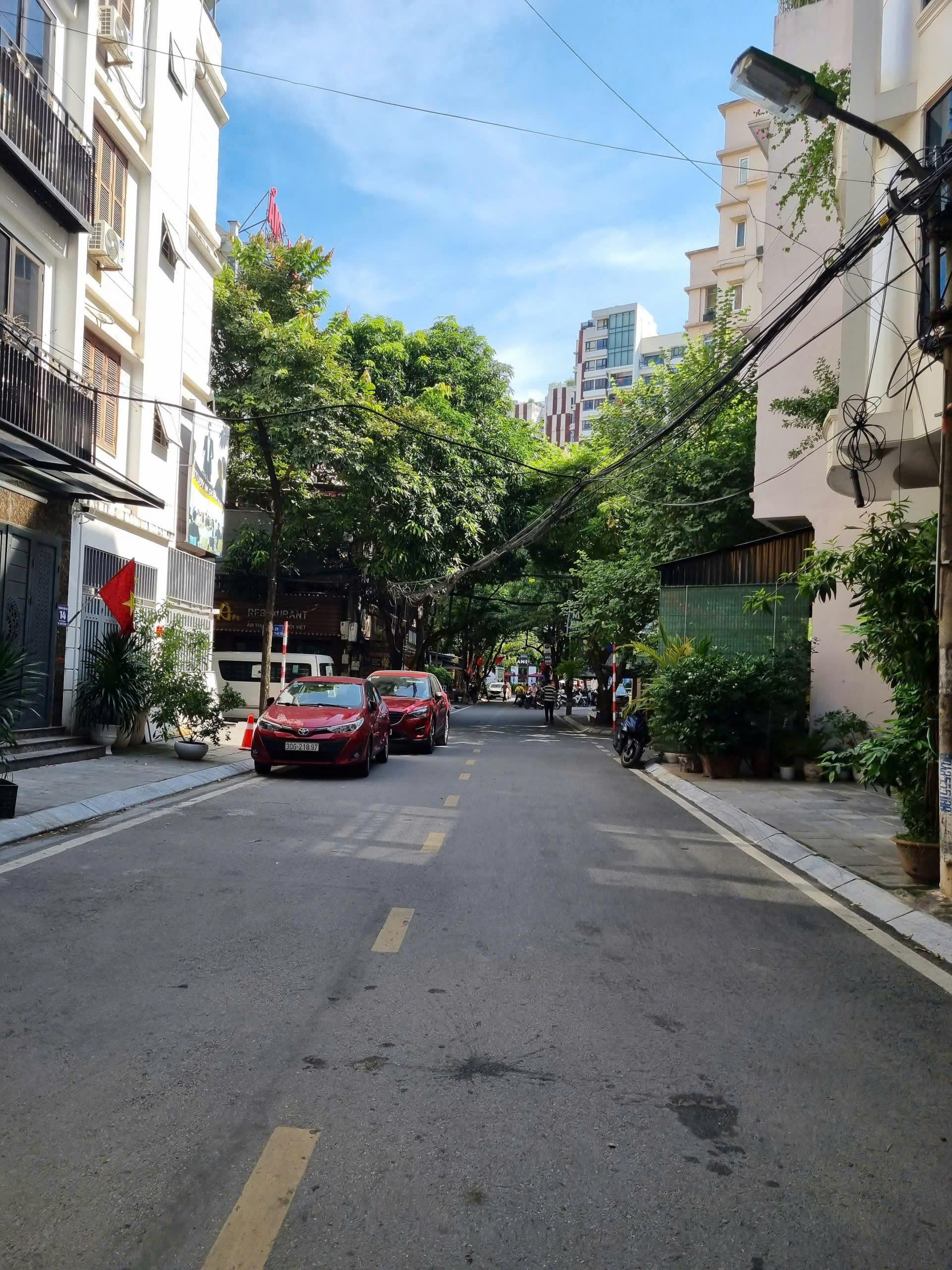 Siêu phẩm phố Láng Hạ 110m2, 10 tầng, lô góc 2 mặt tiền rộng ô tô kinh doanh hiếm Đống Đa