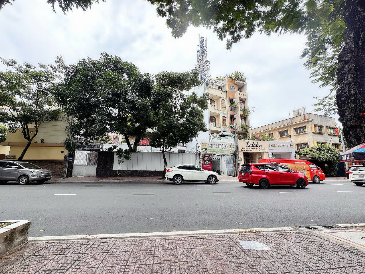 BÁN NHÀ MẶT TIỀN Đ. VÕ THỊ SÁU, QUẬN 3 - 94M2 - CHỈ 23T - NGAY VÒNG XOAY DÂN CHỦ QUẬN 1