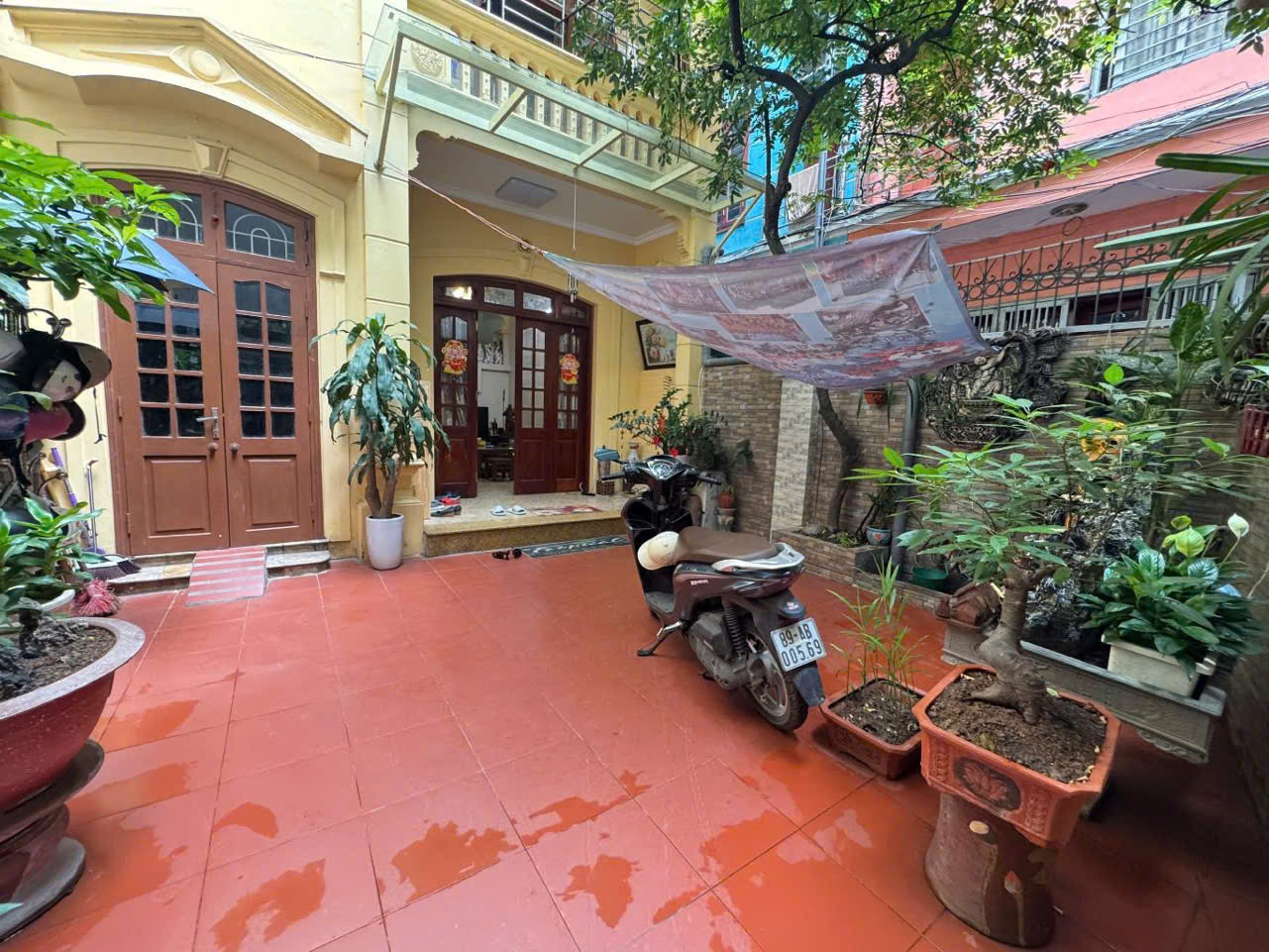 Siêu hót Đất Võng Thị 88 m, tặng nhà 3 tầng, vài bước ra oto, Full nội thất!