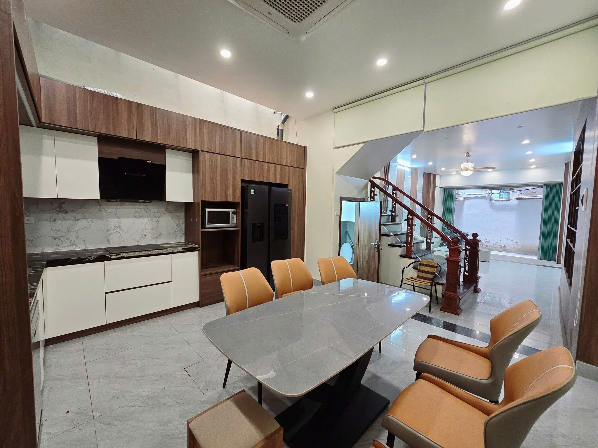 SIÊU HIẾM!NHÀ CẦU DIỄN 35M2X5T, 6 TỶ,4NGỦ, SÁT TRƯỜNG, CHỢ, SIÊU THỊ, Ở NGAY, SÁT GA METRO