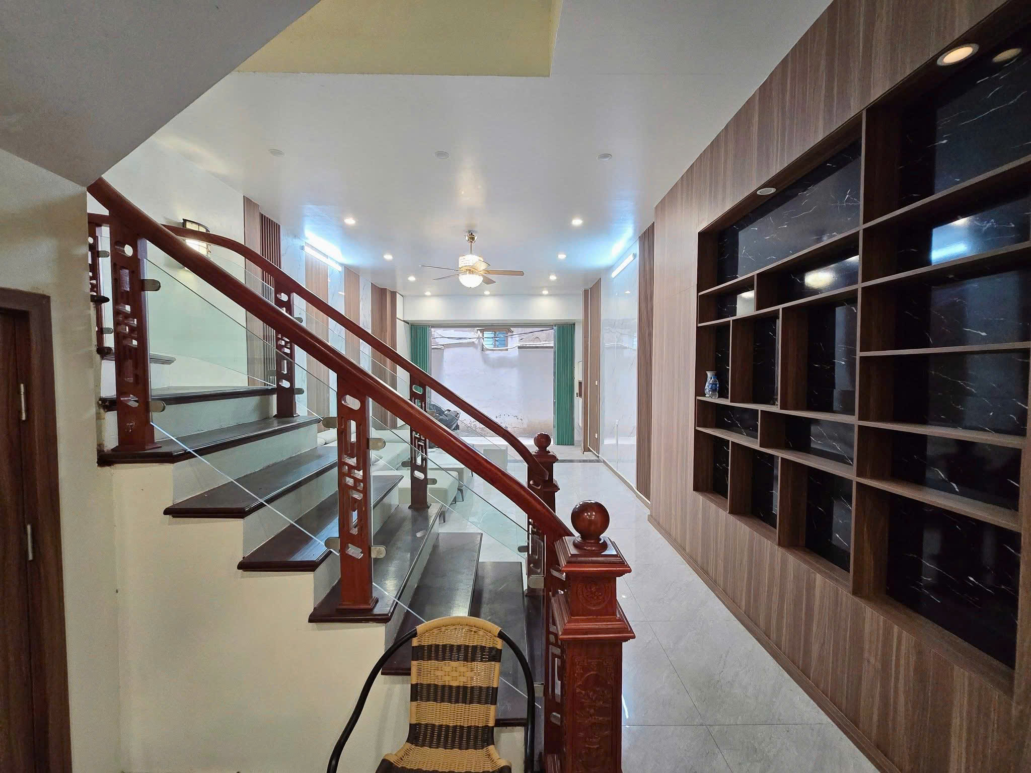 SIÊU HIẾM!NHÀ ĐÌNH QUÁN 35M2X5T, 6.5 TỶ,4NGỦ, SÁT TRƯỜNG, CHỢ, SIÊU THỊ, Ở NGAY, SÁT GA METRO