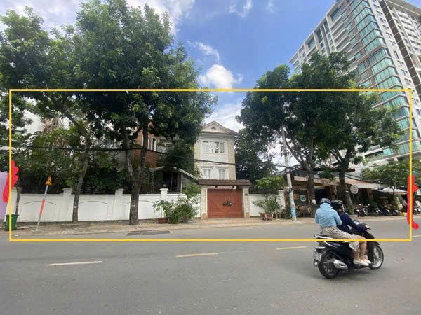 Biệt thự MT Nguyễn Văn Hưởng, Phường Thảo Điền, Quận 2, Tp. Hồ Chí Minh.