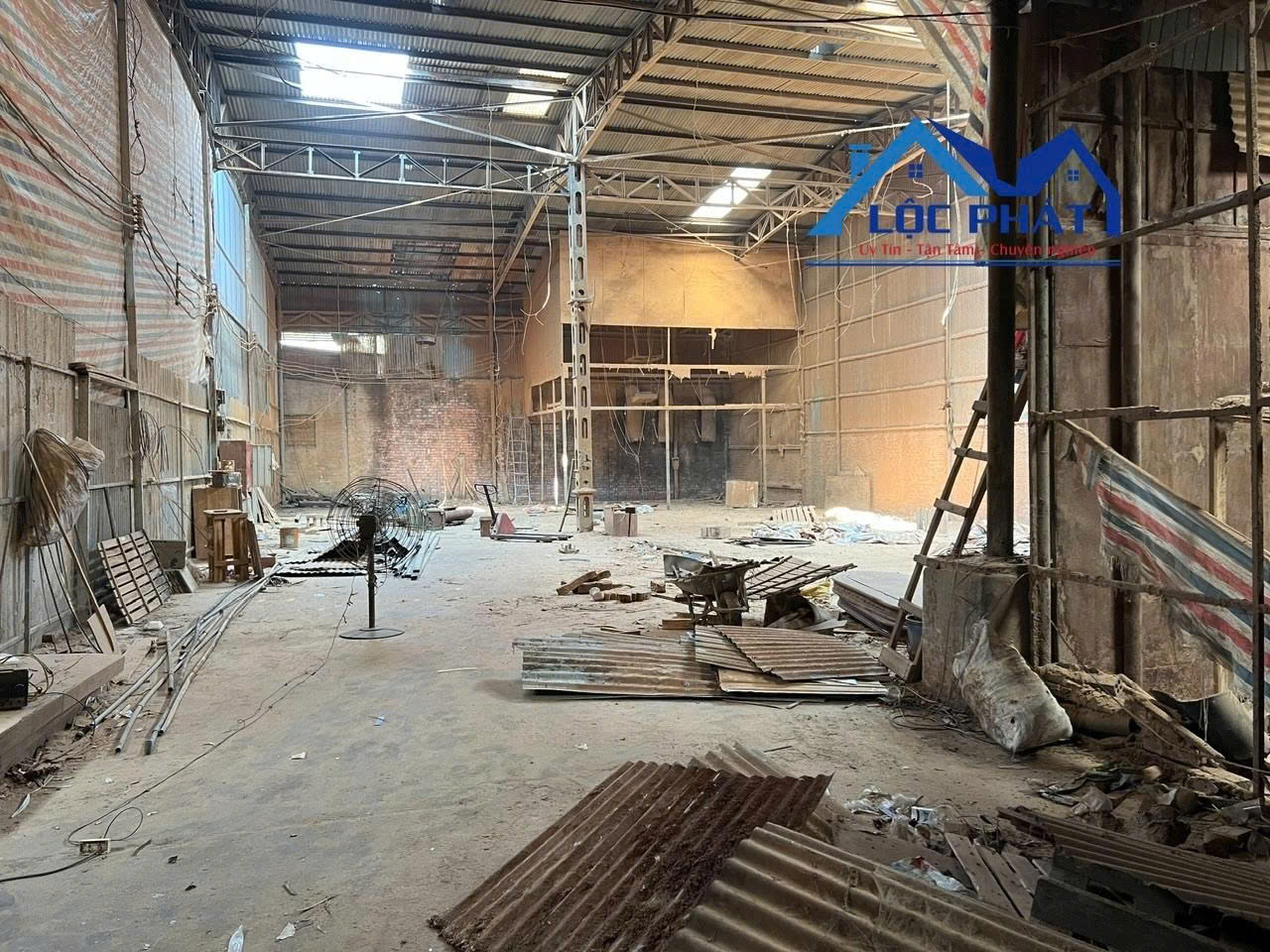 Cho thuê xưởng 1400m2 35tr p Long Bình, TP Biên hòa Đồng Nai giá rẻ