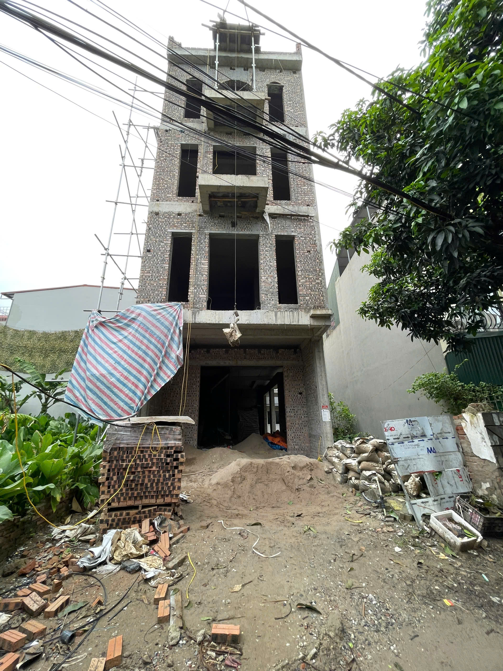 Chính chủ Dự Án của gia đình cần bán nhiều bất động sản ở ngõ 195, phường Phúc Lợi , Long Biên, Hà Nội.
