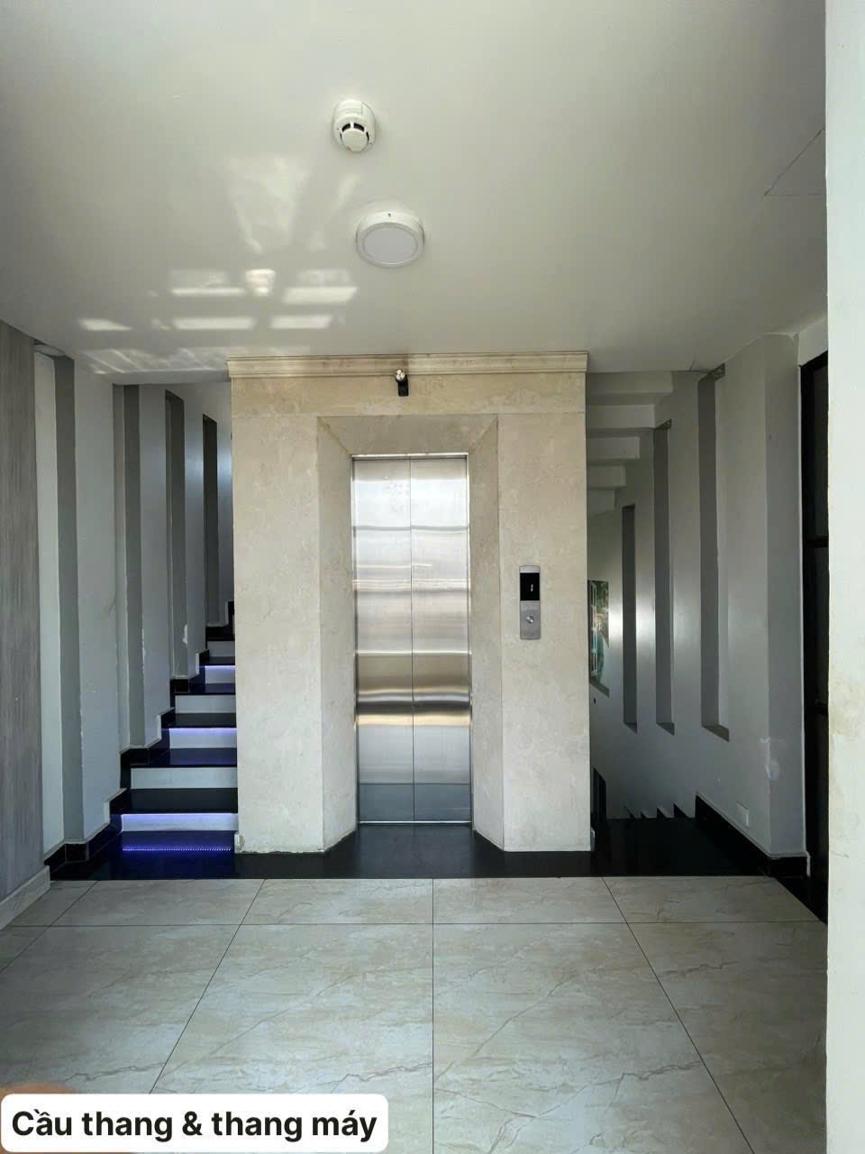 TÒA NHÀ LÊ VĂN SỸ - DT 120TR/THÁNG - 142M2 - (7.3 X20) - 7 TẦNG - HẦM - PHÁP LÝ CHUẨN - VỊ TRÍ ĐẮC ĐỊA