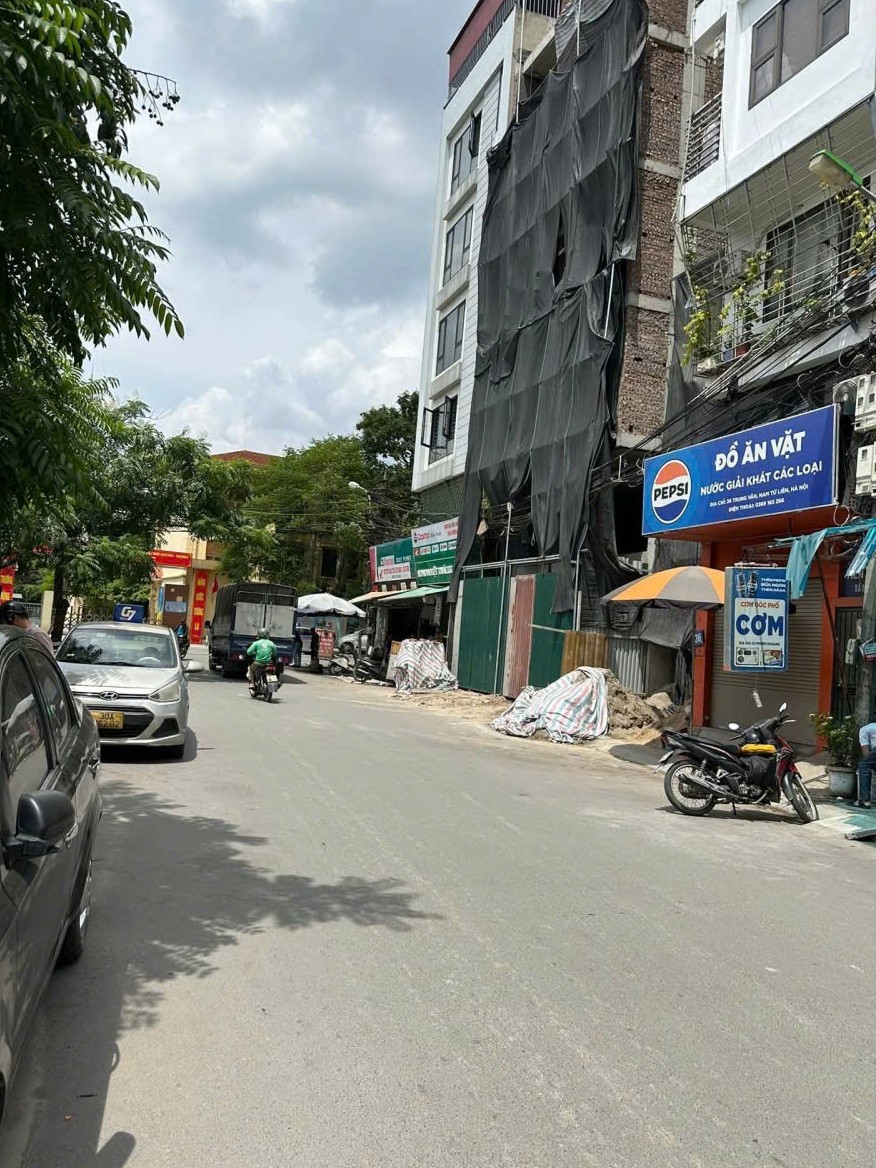  102m2