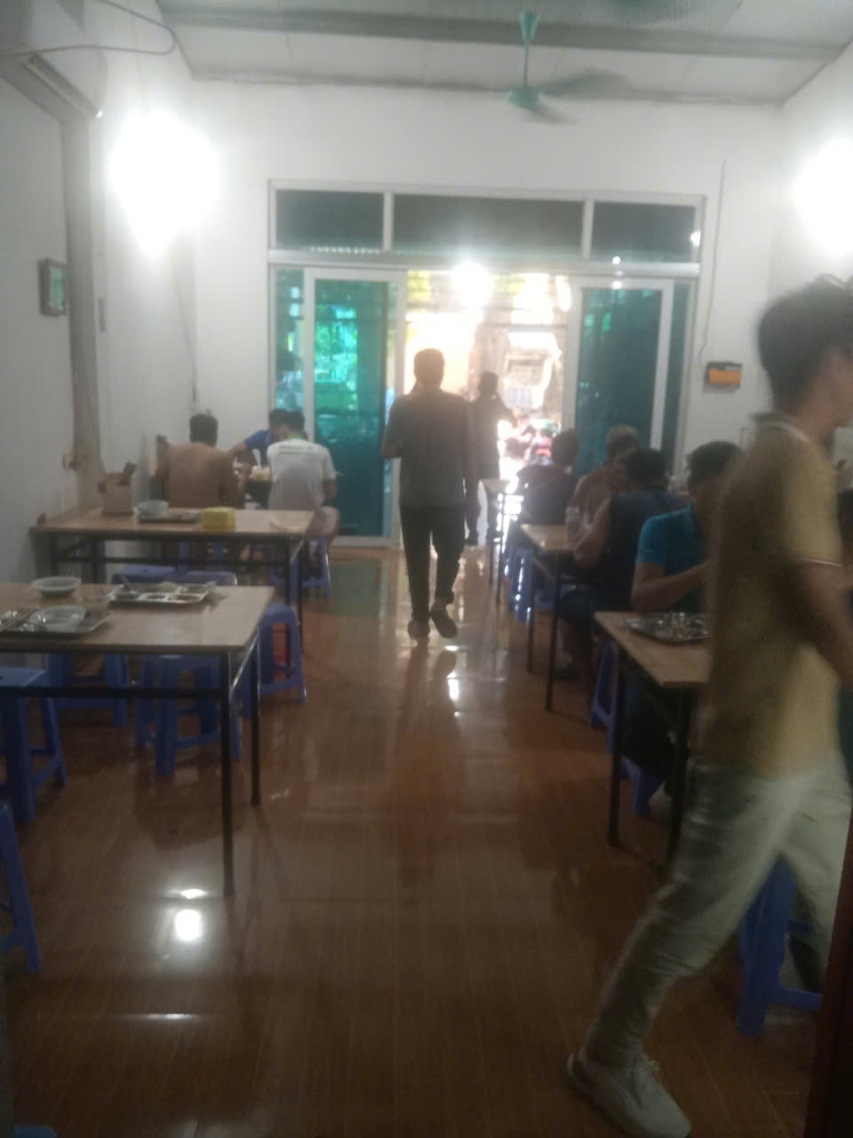CHÍNH CHỦ CẦN SANG NHƯỢNG QUÁN CƠM KHU VỰC YÊN NGHĨA - HÀ ĐÔNG - GIÁ TỐT ĐẦU TƯ