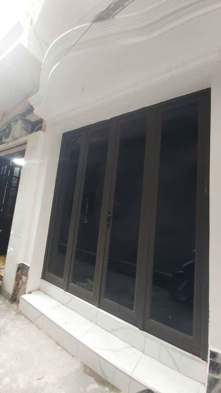 Bán nhà Hoàng Hoa Thám, cạnh ga tàu điện Hà Đông, 41m2, 4T chưa đến 9 tỷ