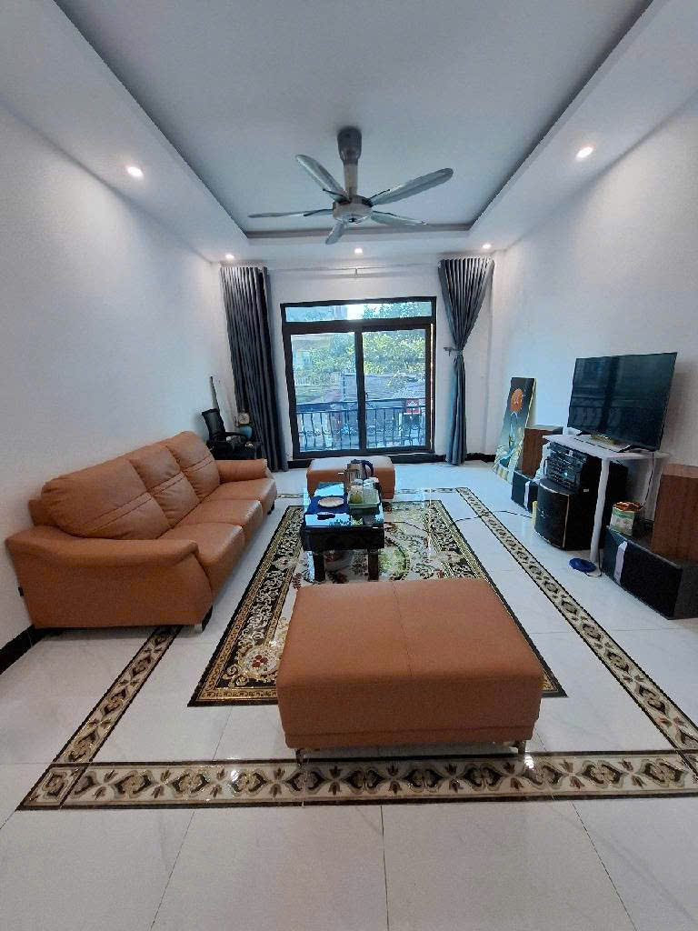 BÍCH HÒA THANH OAI_ 5 TẦNG THANG MÁY_ XE CÔNG QUAY ĐẦU TRƯỚC CỬA_ VỪA Ở VỪA KINH DOANH