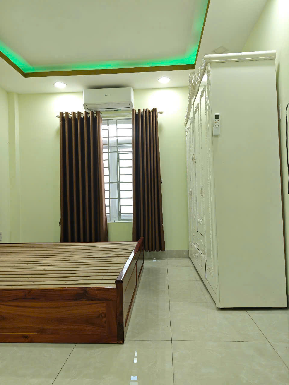 Nhà đường B1 Bùi Phùng VCN Phước Hải - Sổ hoàn công : Giá bán bao sang sổ 9.650 Liên hệ : e để đi xem nhà