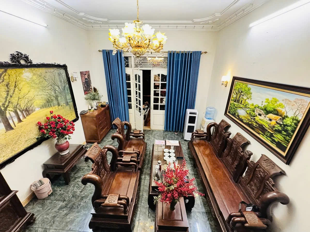 Nhà đẹp Bồ Đề, Long Biên 122m2, 4 tầng đẹp Gara ô tô mặt tiền 4.8m sân rộng chỉ 21.2 tỷ