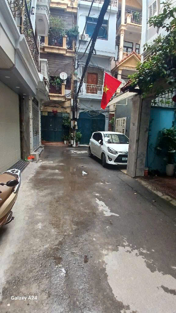 Bán Nhà Lạc Long Quân phân lô oto 7 chỗ vào nhà, 6 tầng, thang máy vì vù, đường vào nhà 5.5m vị trí đẹp, nhà đẹp ở