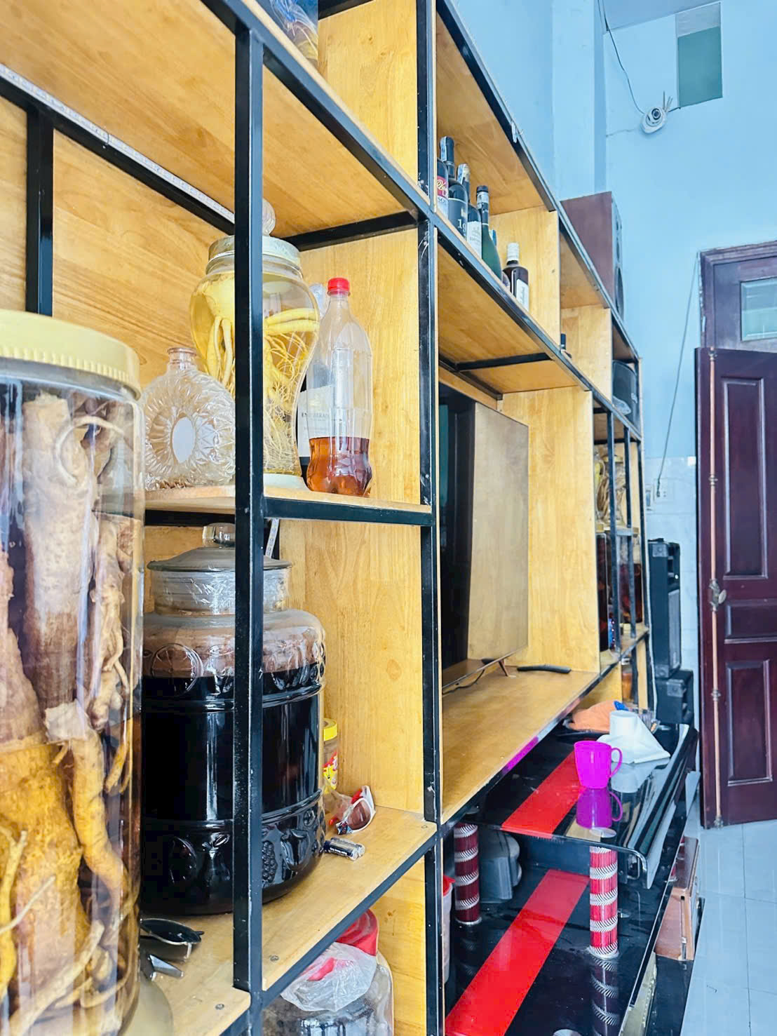 NHÀ 1 TRỆT 1 LỬNG MẶT TIỀN ĐƯỜNG THÔNG PHAN ĐĂNG LƯU DĨ AN, ĐỐI DIỆN TRƯỜNG MẦM NON, SÂN Ô TÔ DÀI.