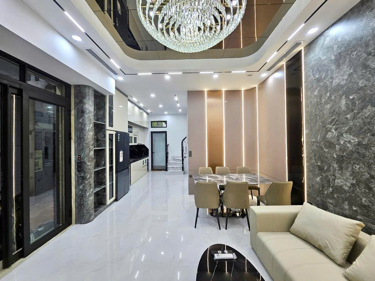 NHÀ MỚI 6 TẦNG THANG MÁY - TRUNG TÂM BỒ ĐỀ LONG BIÊN