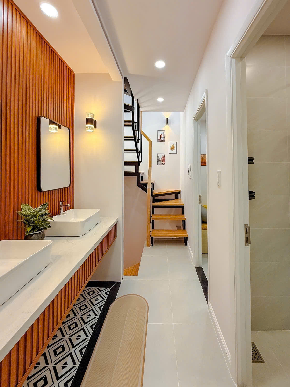 VBÁN NHÀ QUẬN 3 - LÊ VĂN SỸ- CĂN GÓC HẺM THÔNG - NGANG 4M FULL NỘI THẤT: nhỉnh 4 Tỷ. VŨ 0933910039