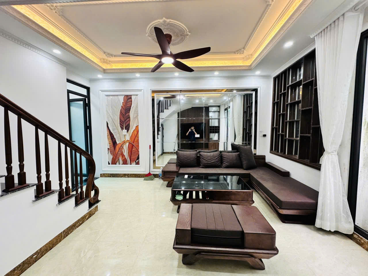 NGÕ QUẬN ỦY - GẦN Ô TÔ - GẦN HỒ - TIỆN ÍCH NHIỀU - HÀNG XÓM THÂN THIỆN - Cầu Giấy 34 m, 6 T, mặt tiền 3.8 m, nhỉnh 9 tỷ