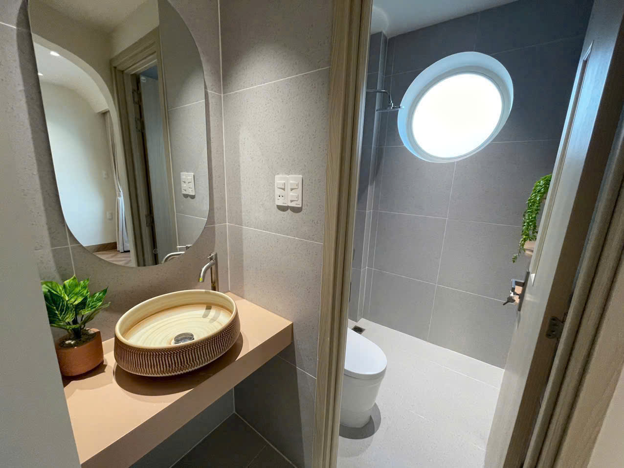 Nhà mới xây Hương Lộ 2, Bình trị Đông A dt 61m2 2 lầu 5pn 5wc giá 6,48 tỷ