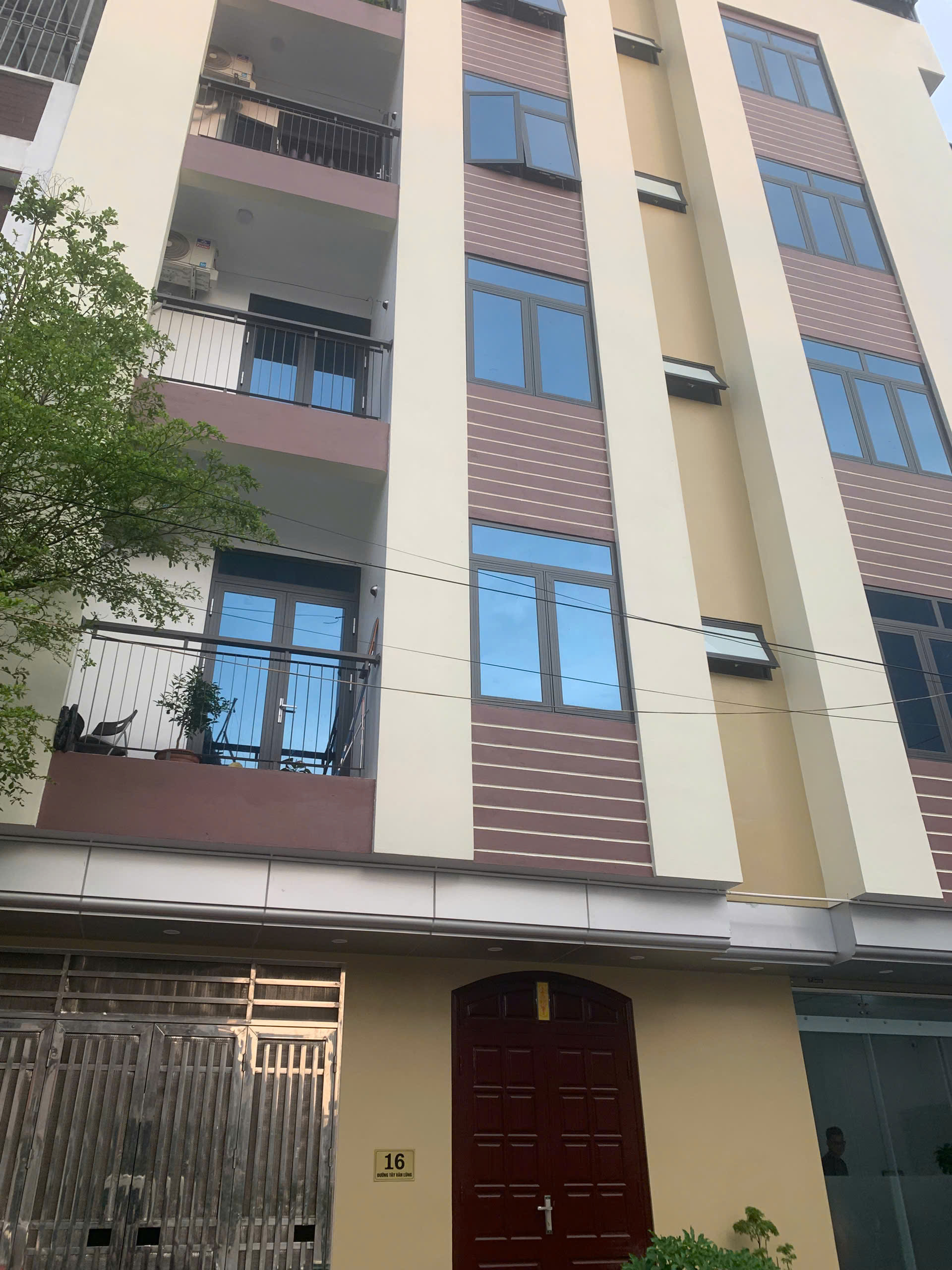  121m2