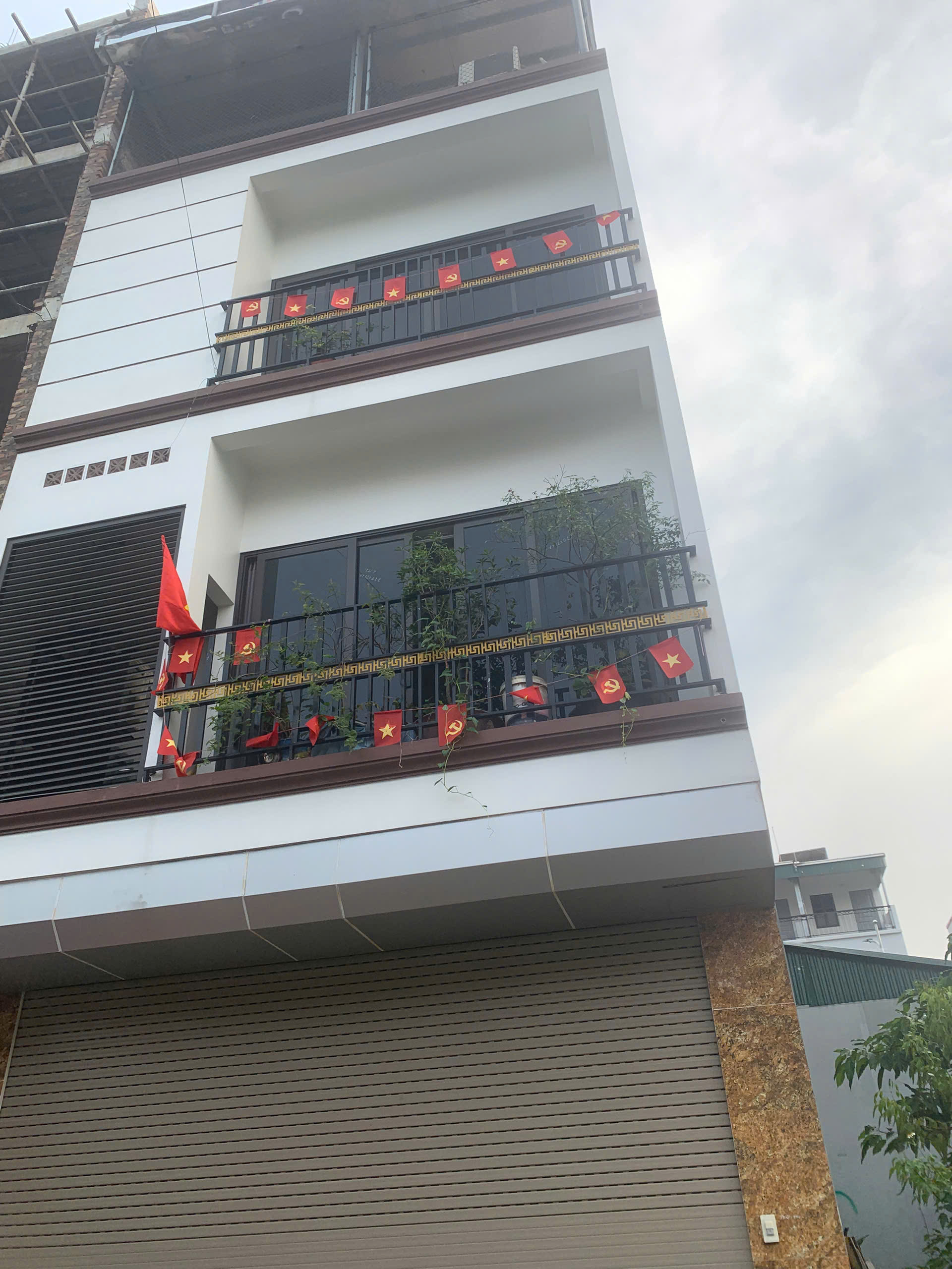 Bán nhà khu Ngã Tư Sở- Lê Trọng Tấn - Thanh Xuân DT95mx 5T, gara ôtô, full nội thất, sổ đẹp phù hợp ở, KD văn phòng đỉnh