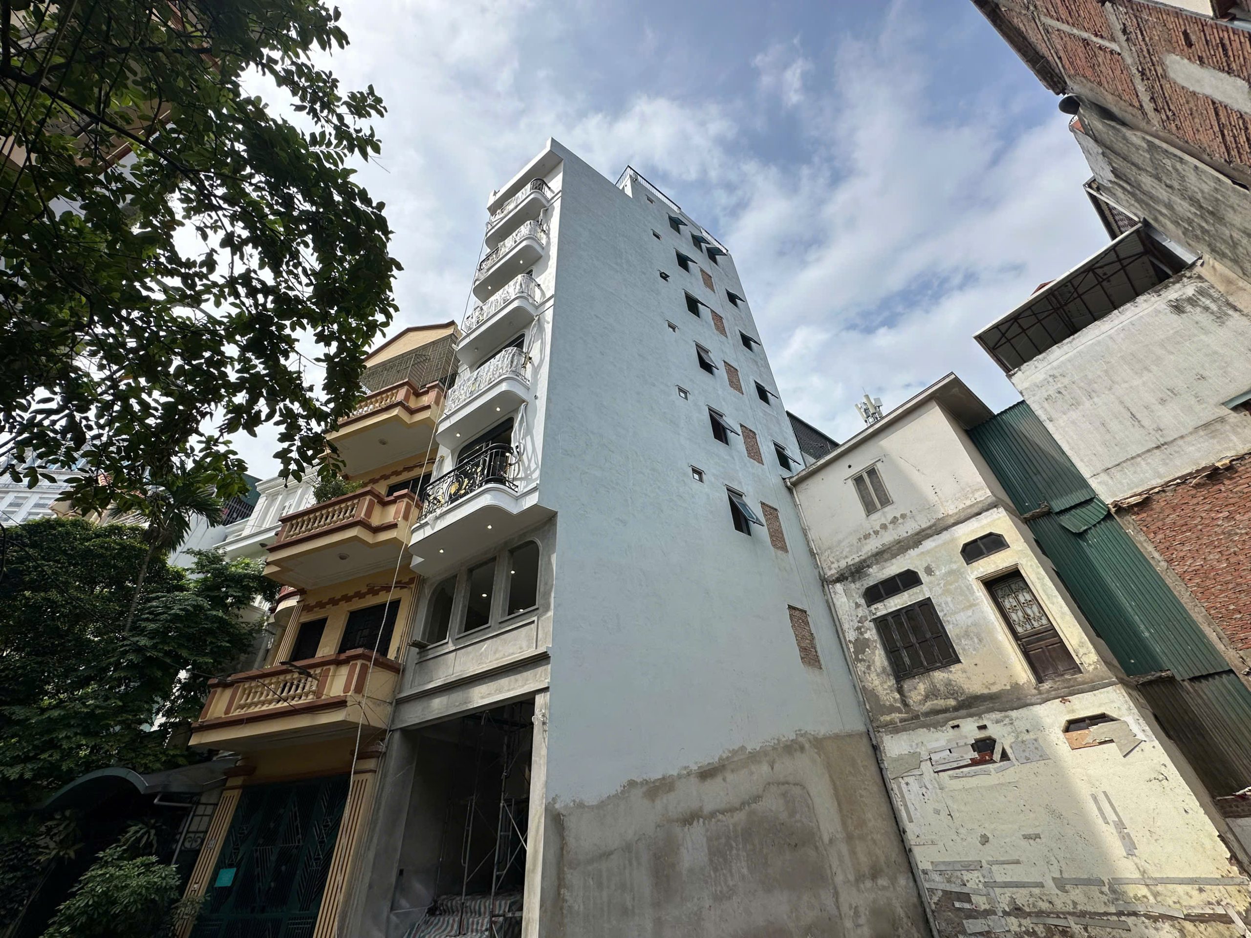 (Tin thật 100%) Bán nhà làm CHDV - Homestay tại Đội Cấn - Đường ô tô tránh - Dòng tiền 2,2 tỷ/năm