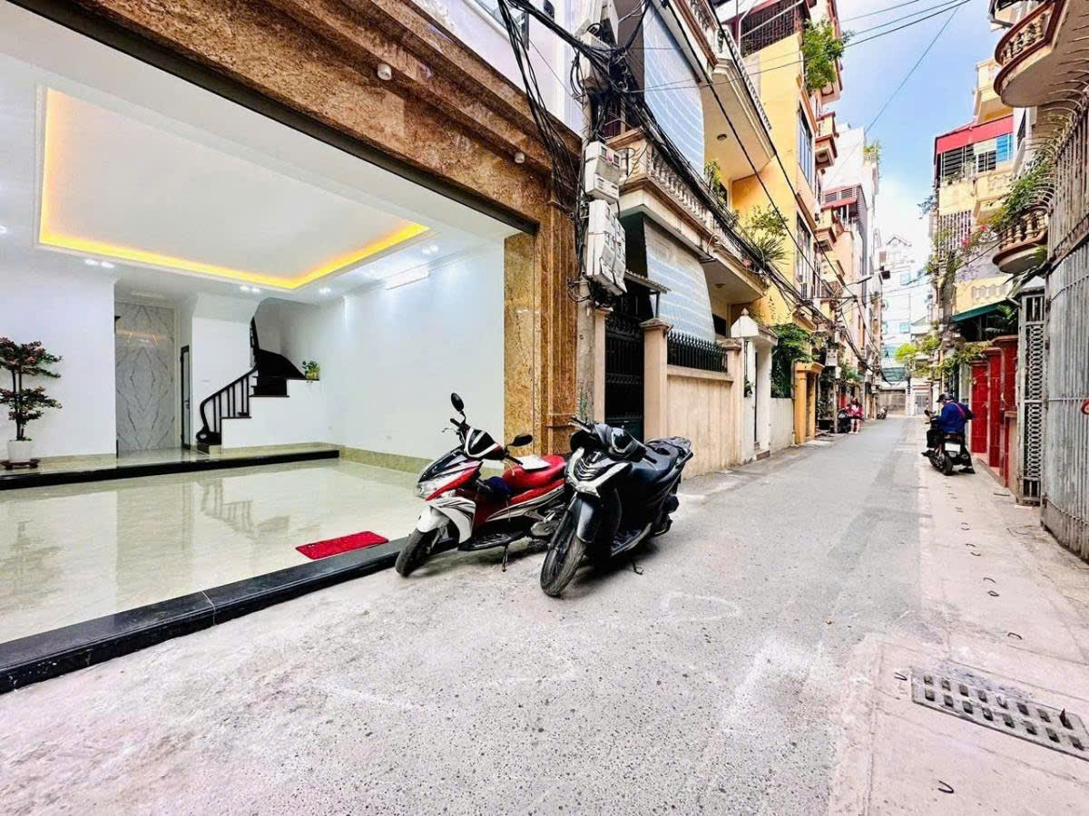 Bán Nhà Phố Vương Thừa Vũ 47m² x 7 Tầng, MT 5.1m, Thang Máy, Ô Tô Tránh 21 Tỷ Thanh Xuân