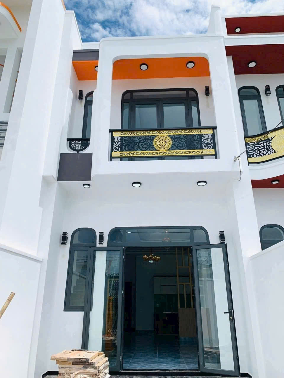 2 căn nhà đẹp đã hoàn công mặt tiền Tập Đoàn 8, xã Mỹ Lộc dt 75 - 81m2 giá 1,98 tỷ / căn