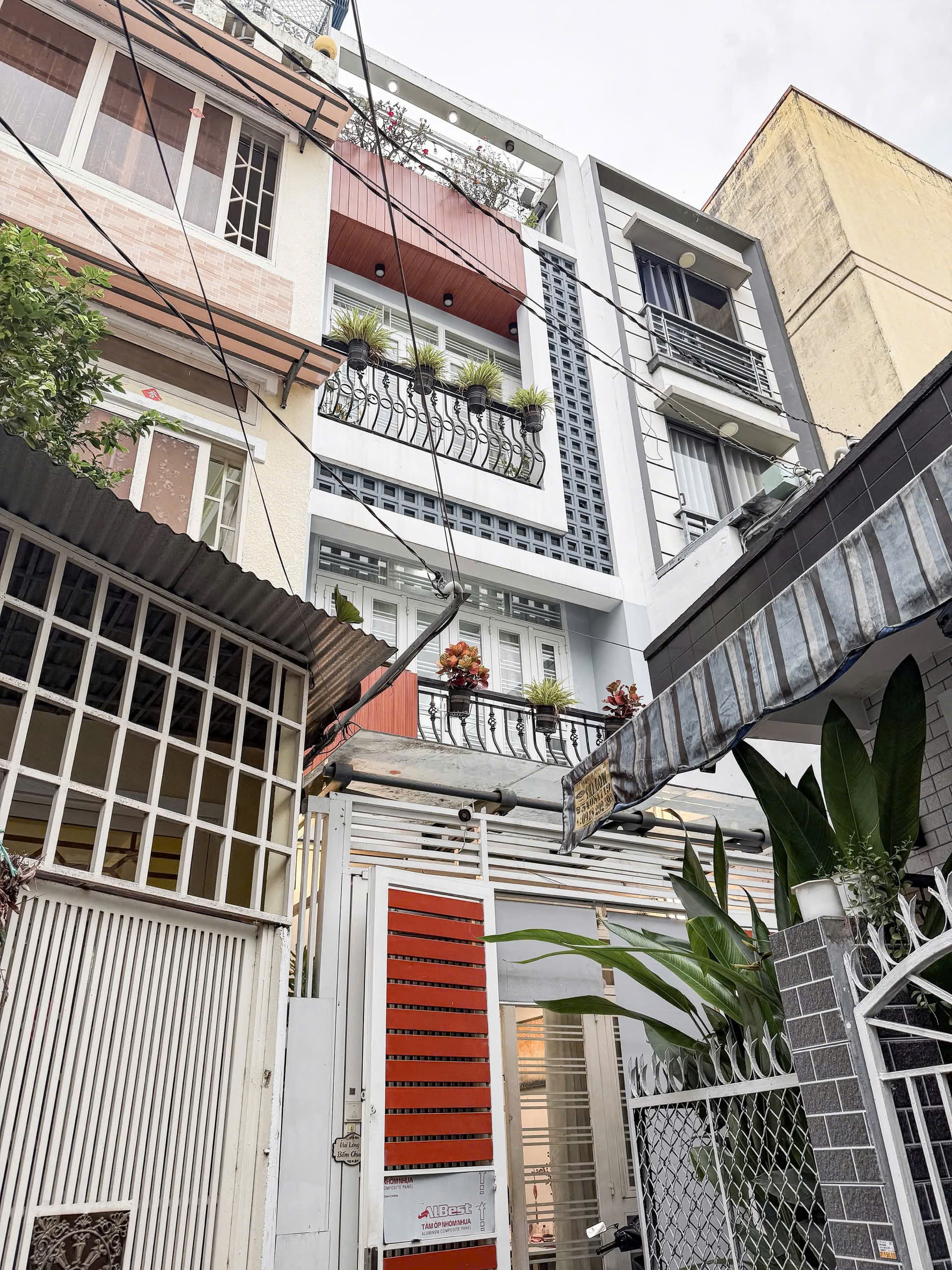 KHU PHAN XÍCH LONG - NHÀ 4 TẦNG - 40M2 ( 3.7 X10.5 ) - 3 PN - CHỈ 6.25 TỶ